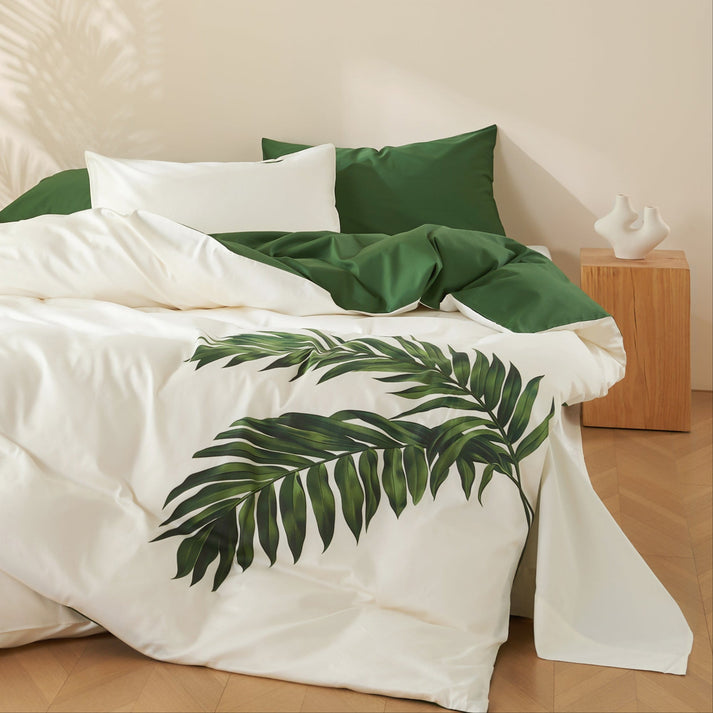 1. Signature 100% Long-Staple Cotton Duvet Cover – White & Palm Leaf Green